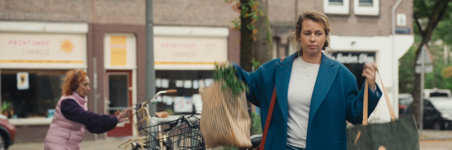Vrouw met boodschappen