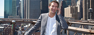 man aan de telefoon in New York